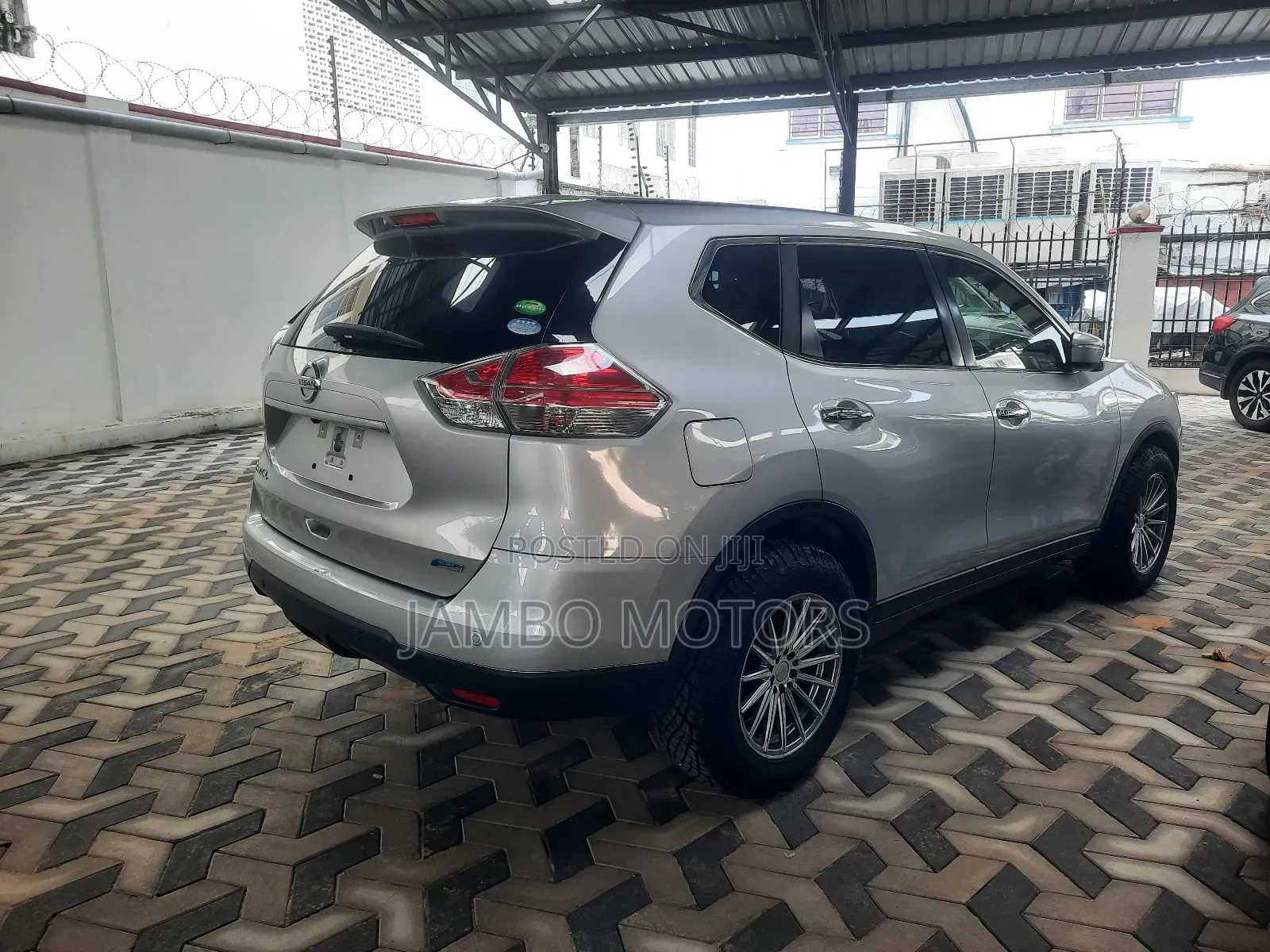 Nissan X-Trail 2.0 Petrol FWD 2017 Silver
