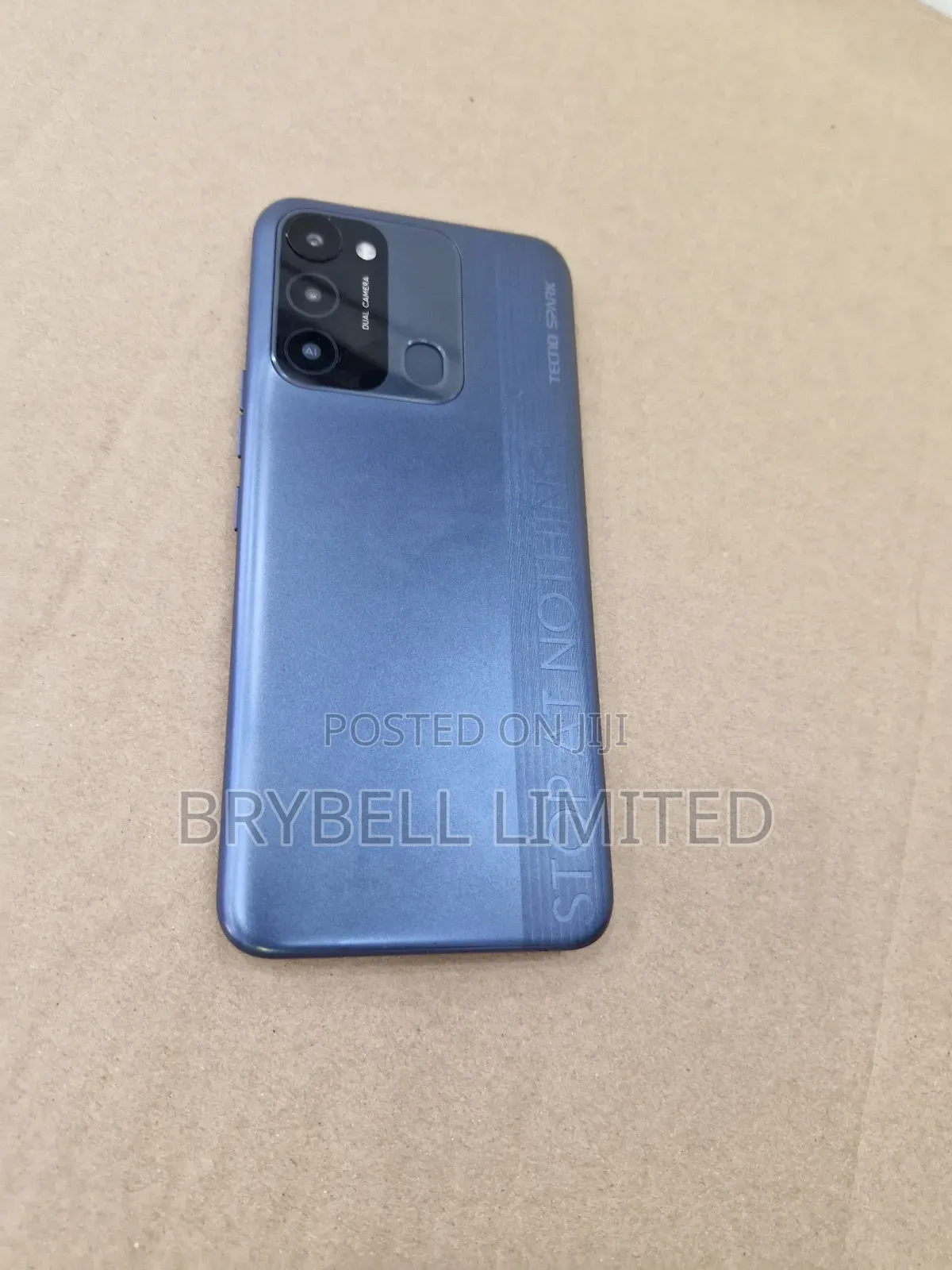 Tecno Spark 8C 64 GB Blue