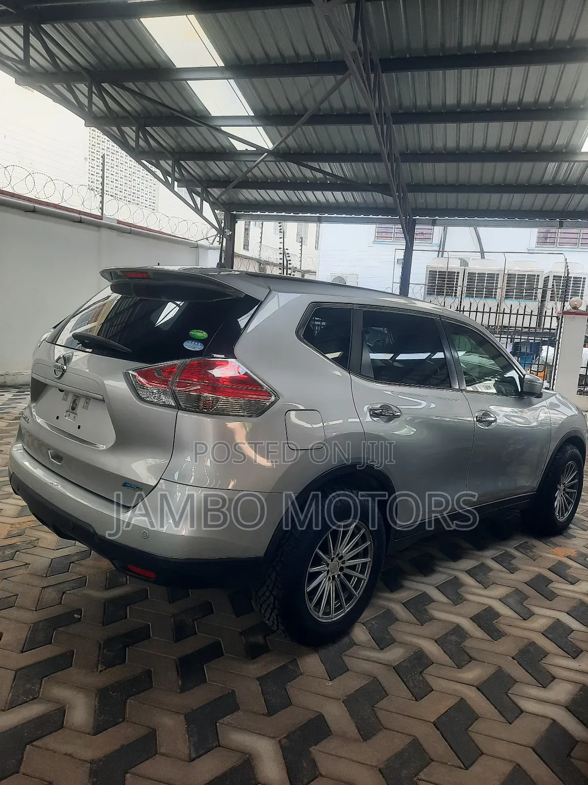 Nissan X-Trail 2.0 Petrol FWD 2017 Silver