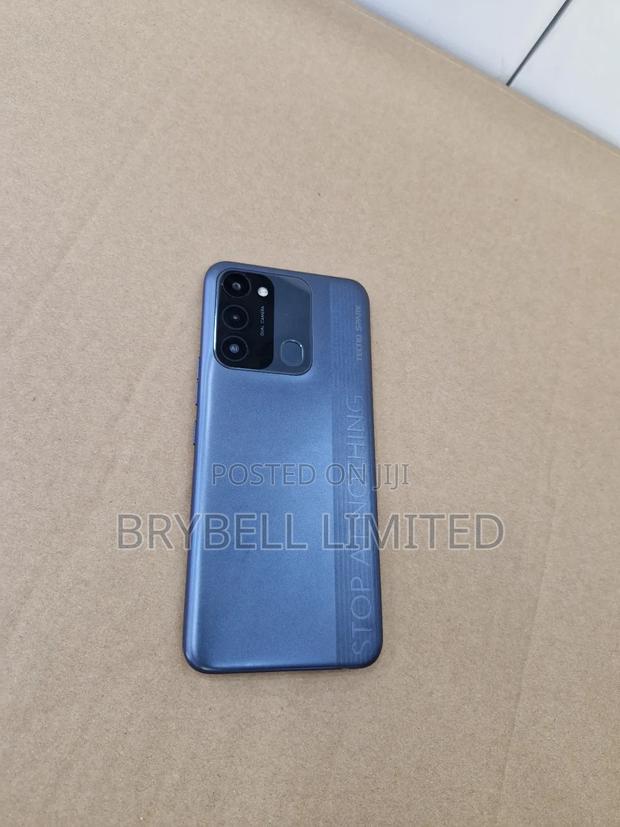 Tecno Spark 8C 64 GB Blue
