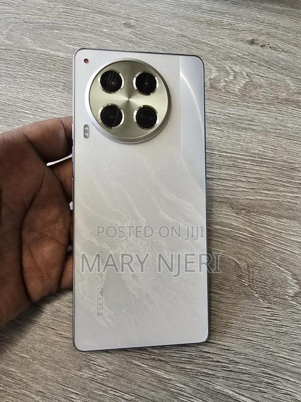 Tecno Camon 30 256 GB White - thumbnail 2