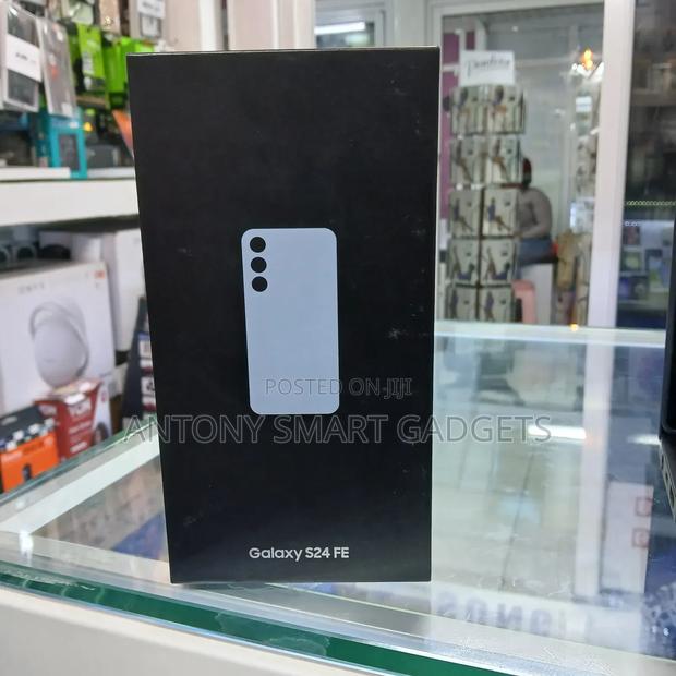 New Samsung Galaxy S24 FE 256 GB Blue - thumbnail 3