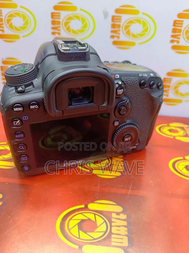 Canon 7D Mark Ii With Extra Battery and Bag - thumbnail 2