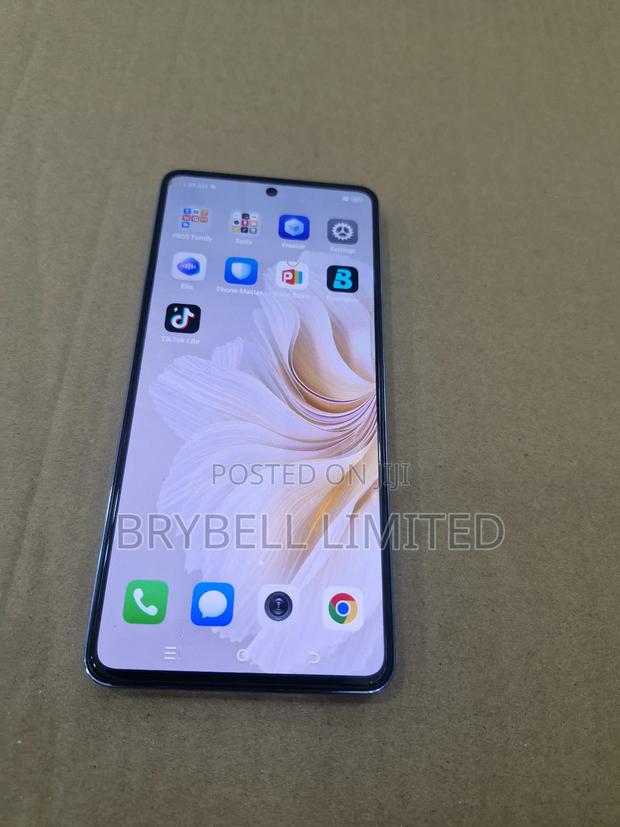 Tecno Camon 20 Pro 5G 256 GB Blue - main view