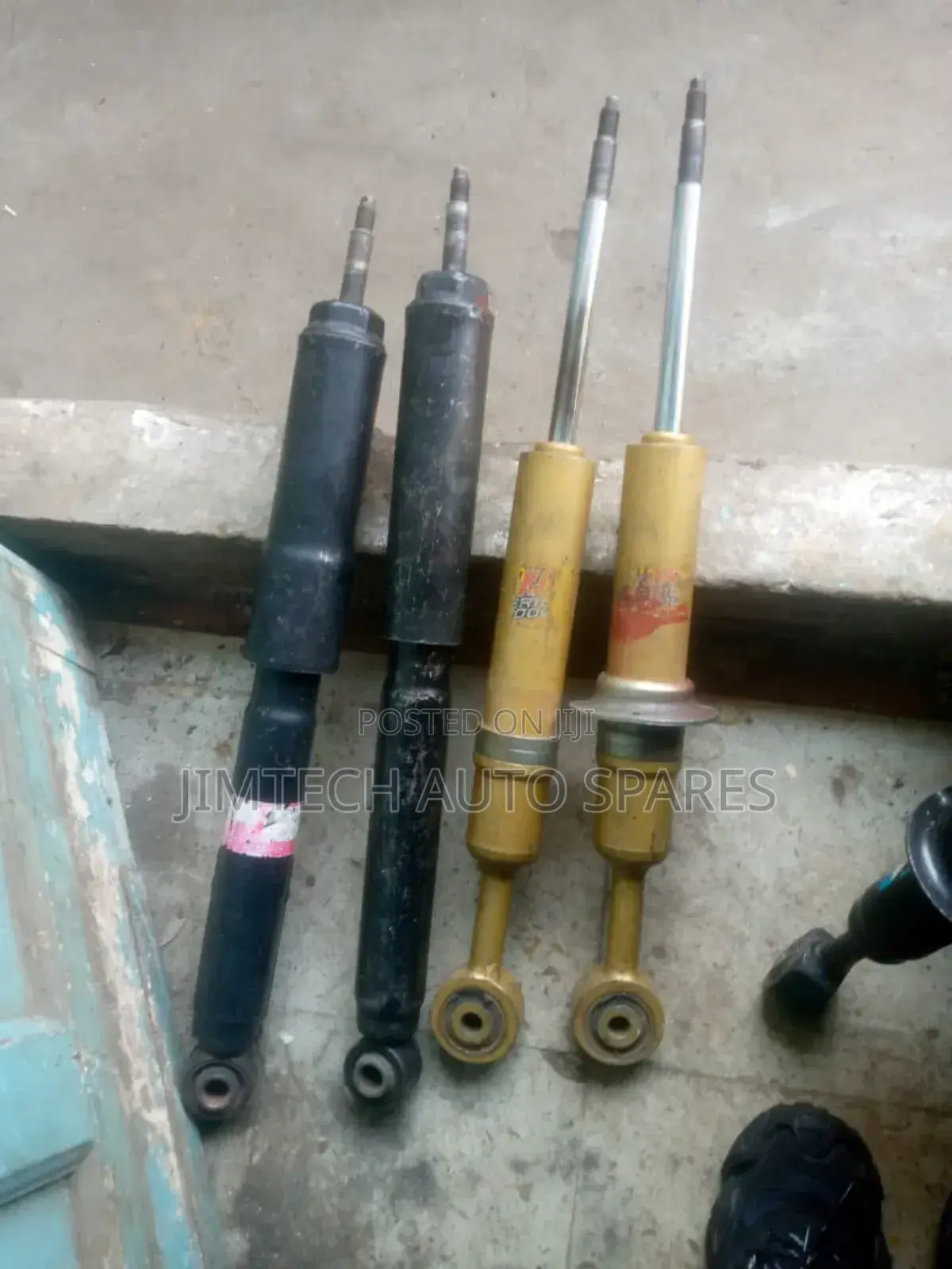 Toyota Land Cruise V8 Shocks