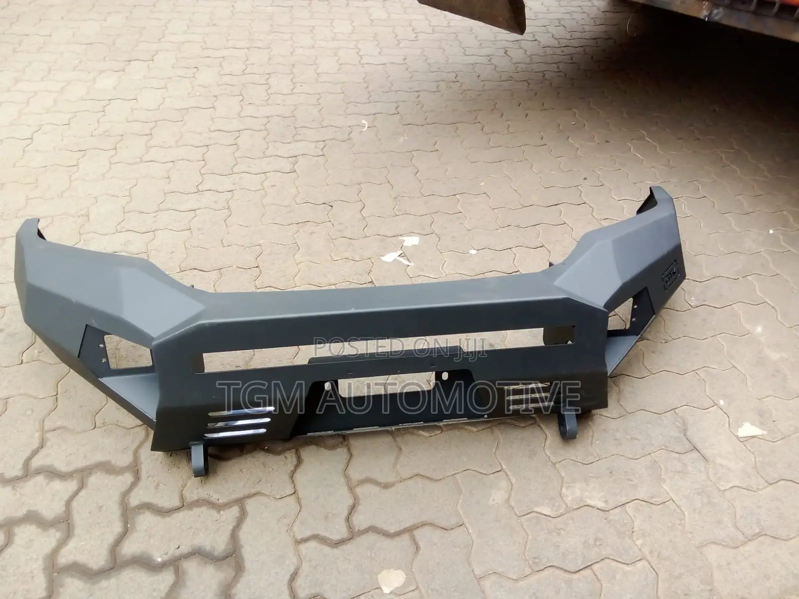 Front Bull Bar Hilux Revo Half Type