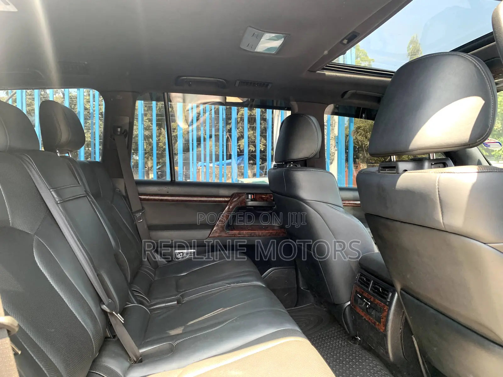 Toyota Land Cruiser 4.6 V8 ZX 2015 Silver