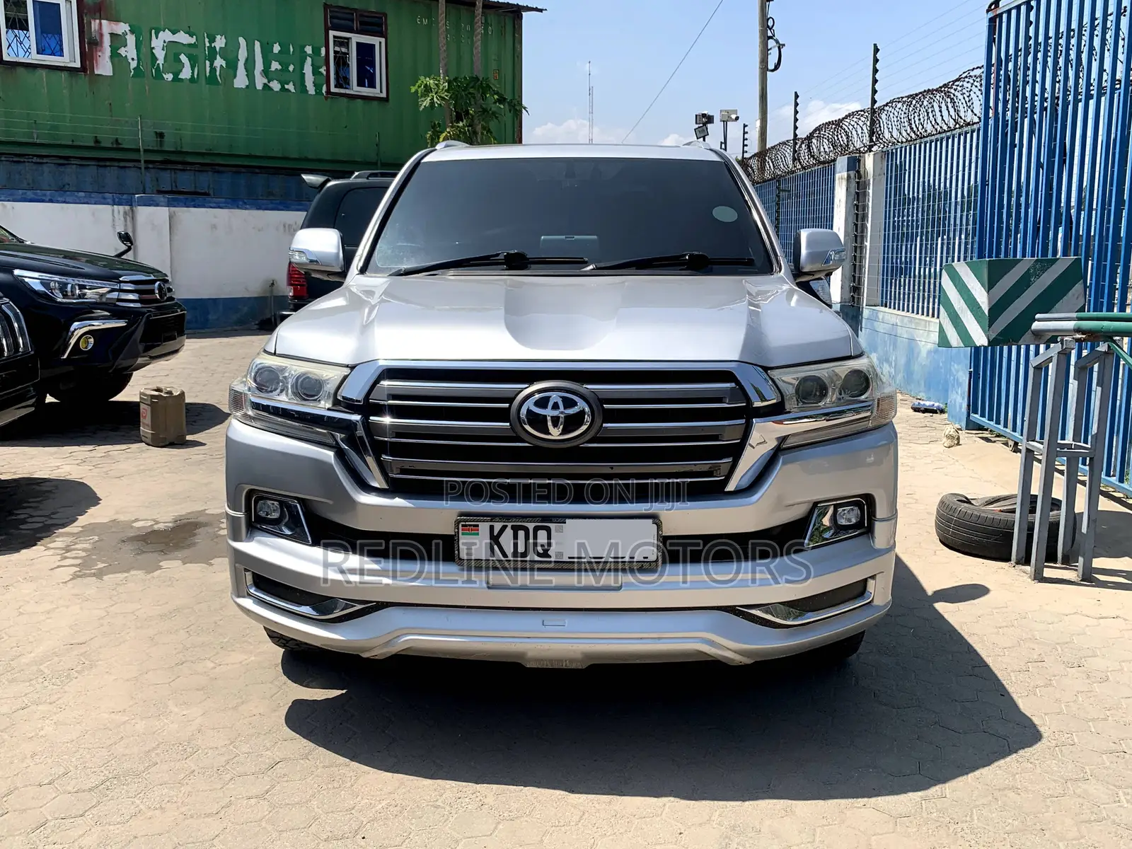Toyota Land Cruiser 4.6 V8 ZX 2015 Silver