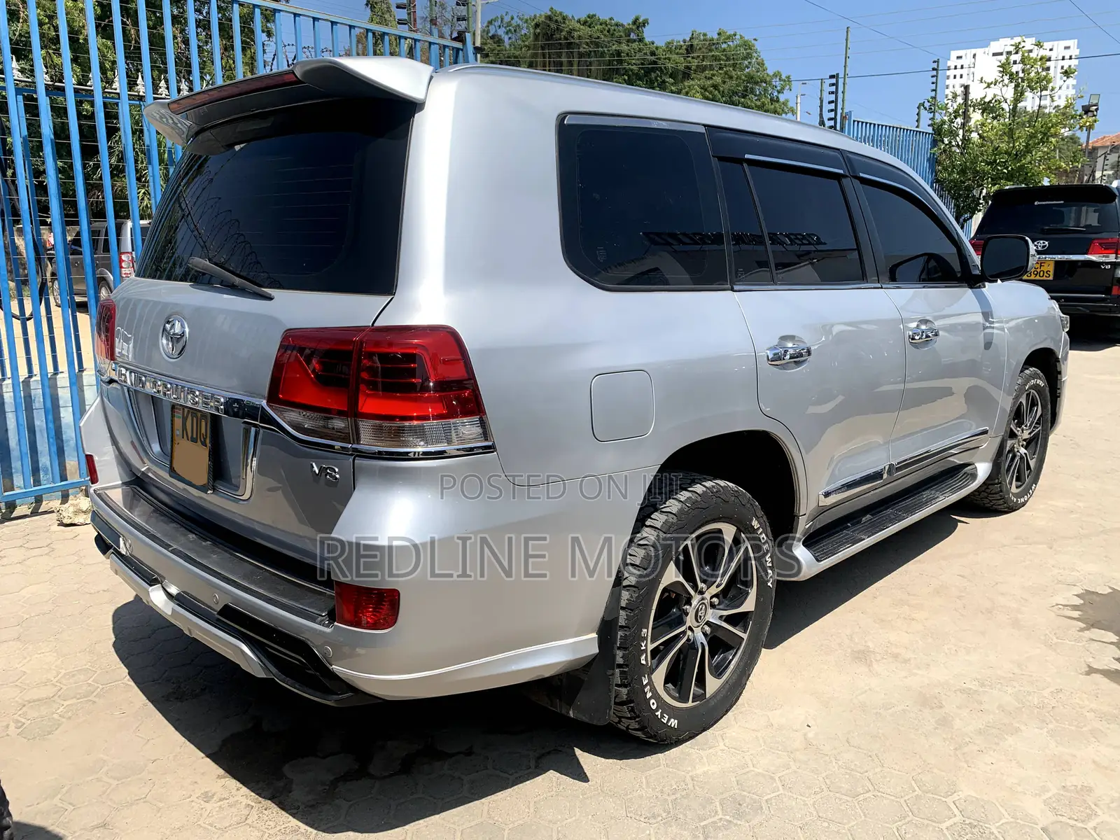 Toyota Land Cruiser 4.6 V8 ZX 2015 Silver