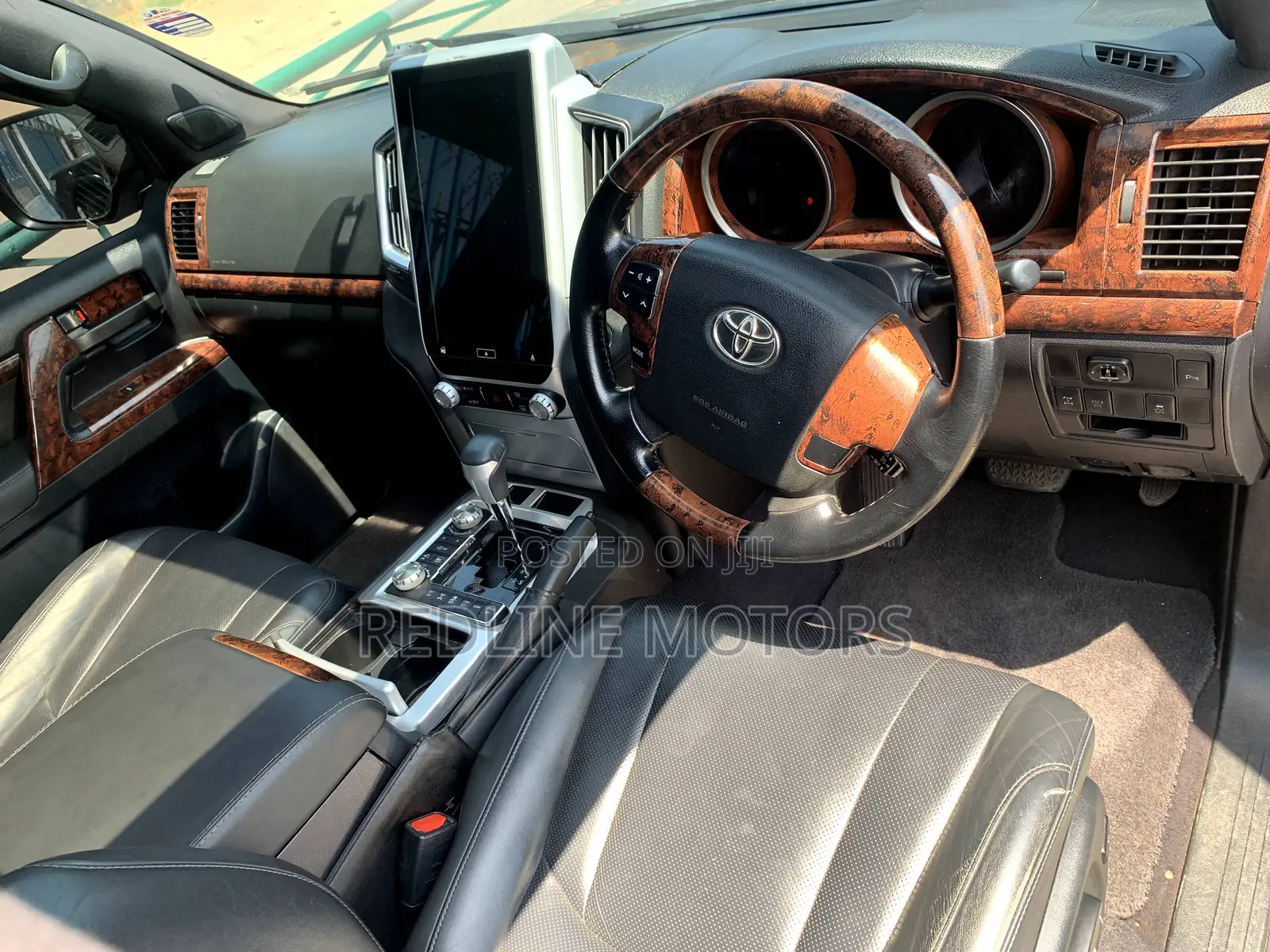Toyota Land Cruiser 4.6 V8 ZX 2015 Silver