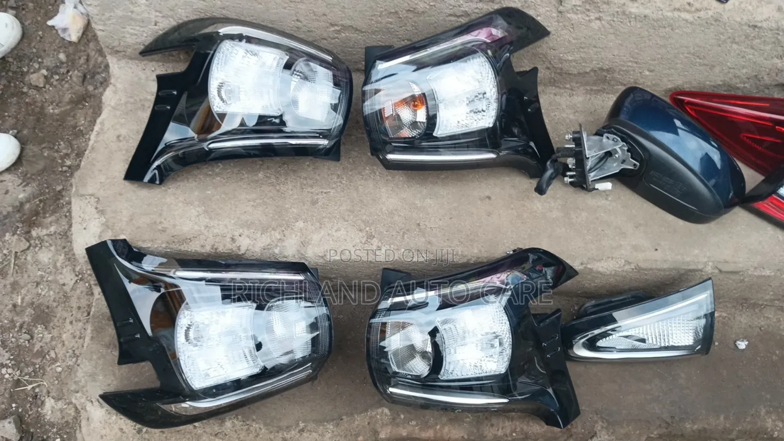 Sienta Taillight and Bootlamp Nsp170