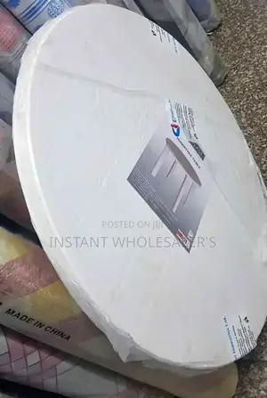 Round Plastic Tables