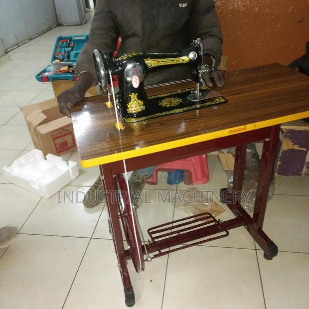 Singer Sewing Machine With Table - main view