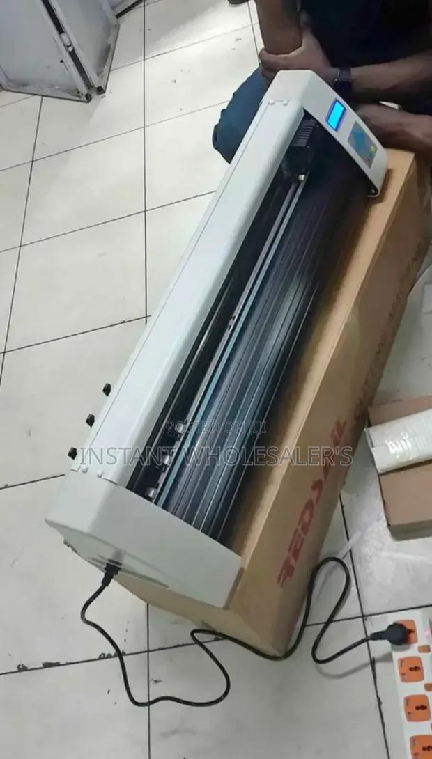 Commercial Plotter Cutting Machine - main view