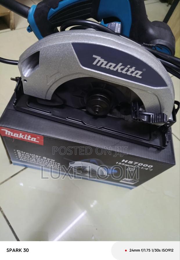 Electric Makita Circular Saw