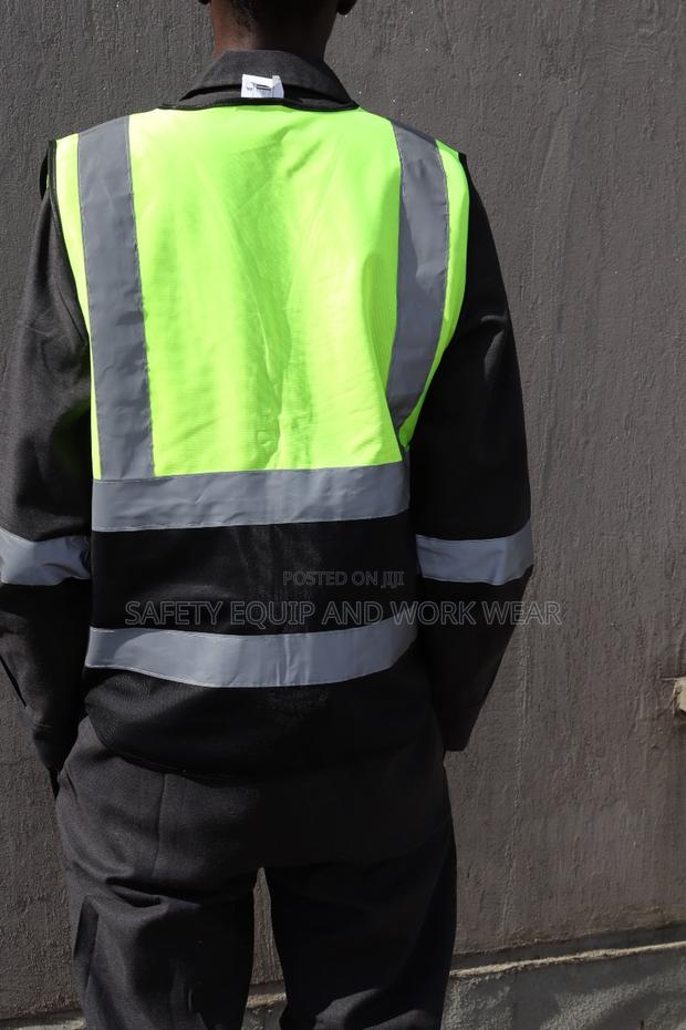 Two Colored Reflective Vest For Builders - thumbnail 3
