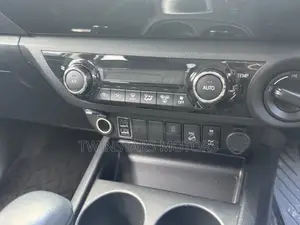 Toyota Hilux 2021 Gray