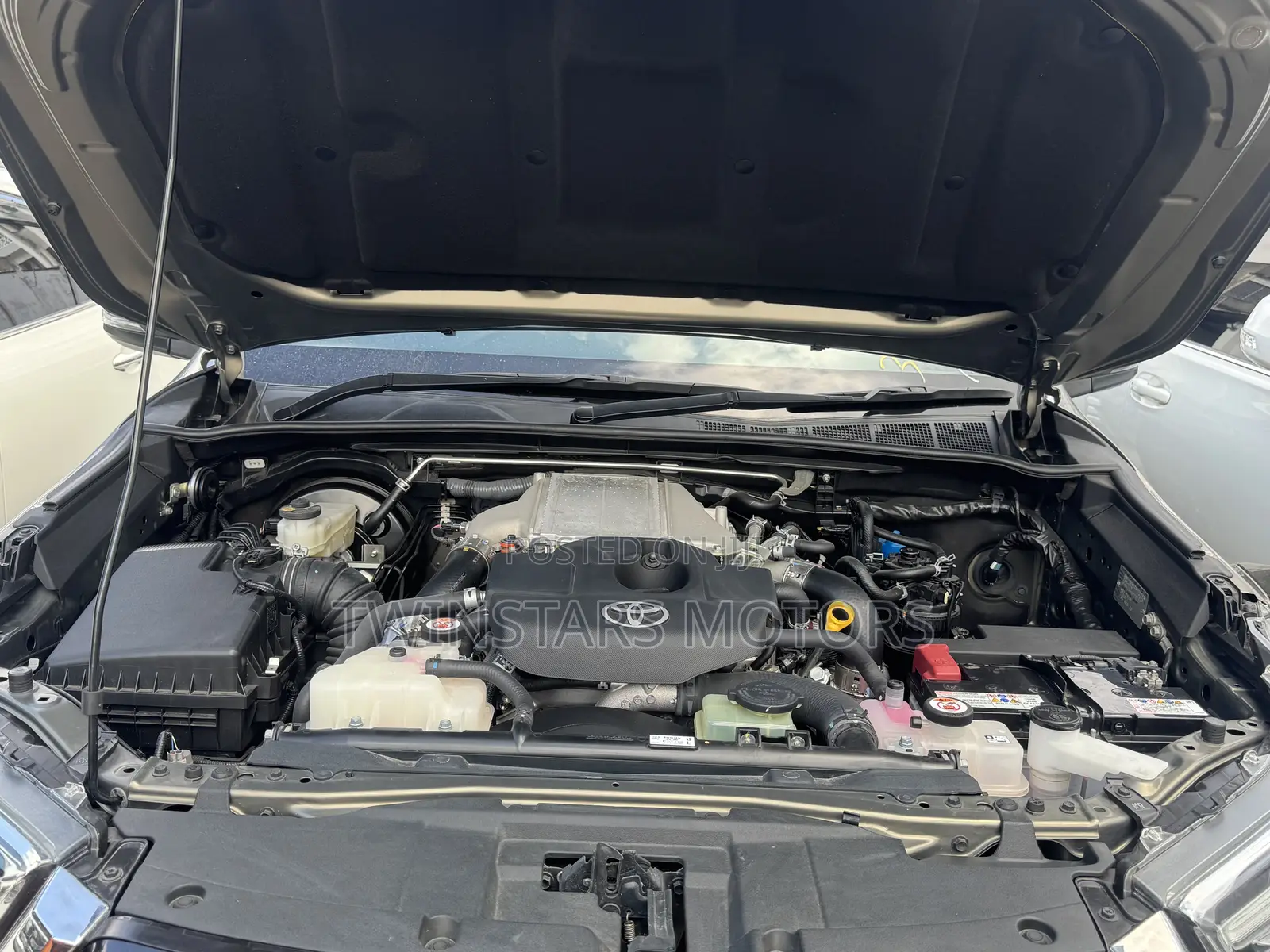 Toyota Hilux 2021 Gray