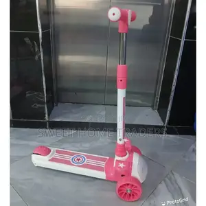 Adjustable Scooter 
With Melody/Light Red