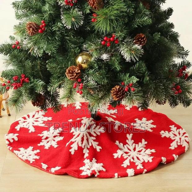 Red and White Christmas Tree Skirt - main view