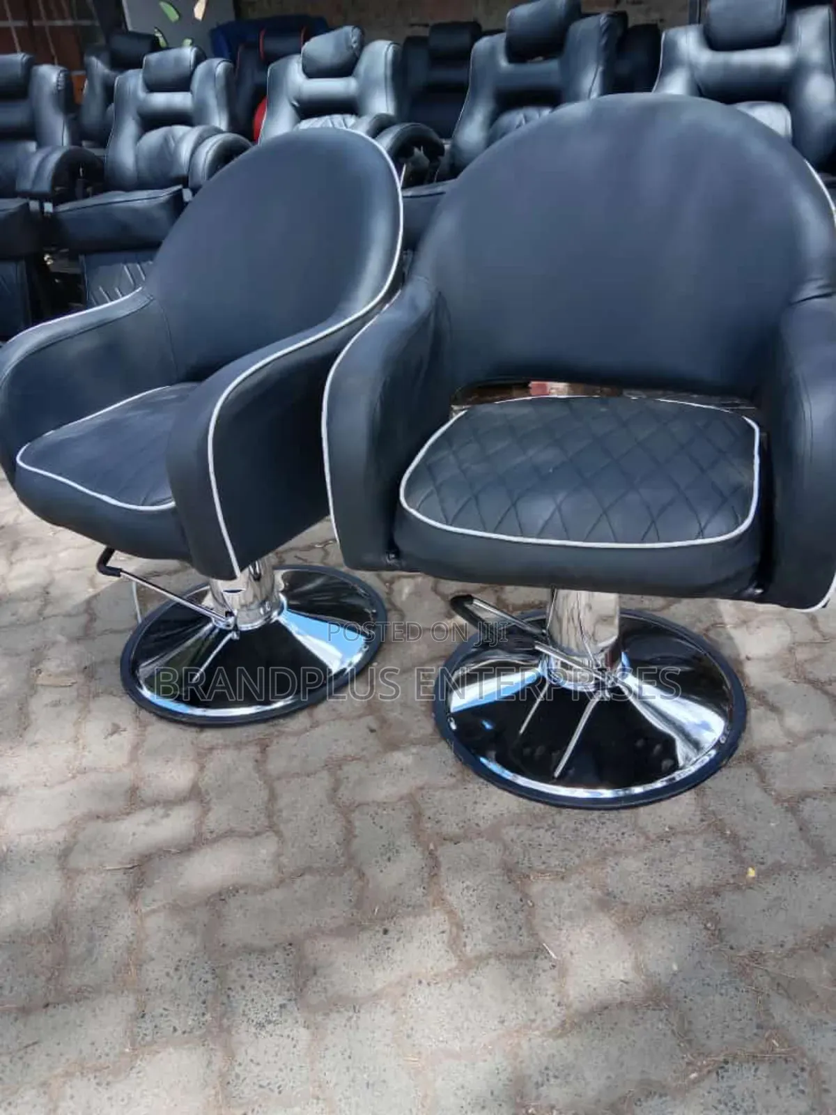 Adjustable Styling Seat
