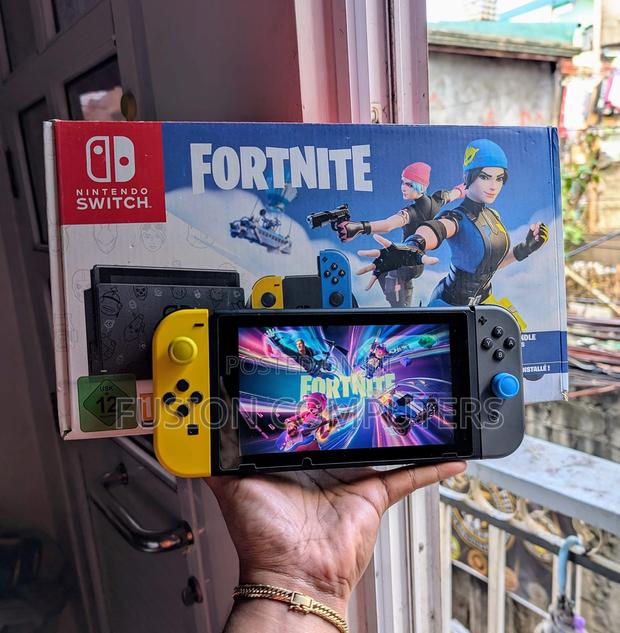 Nintendo Switch Fortnite - main view