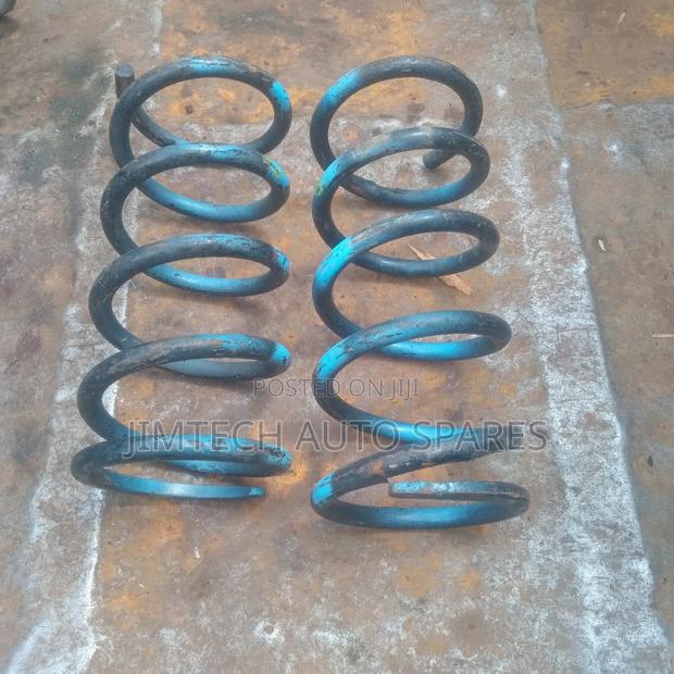 Toyota ISIS Rear Heavy Duty Spring - thumbnail 2