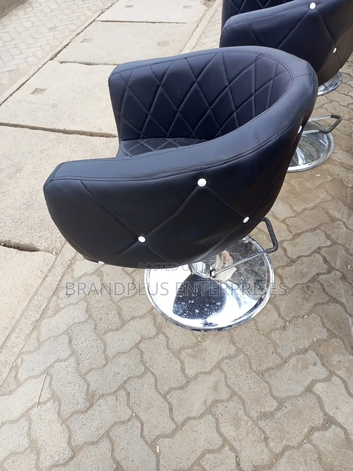 Black Adjustable Styling Chair