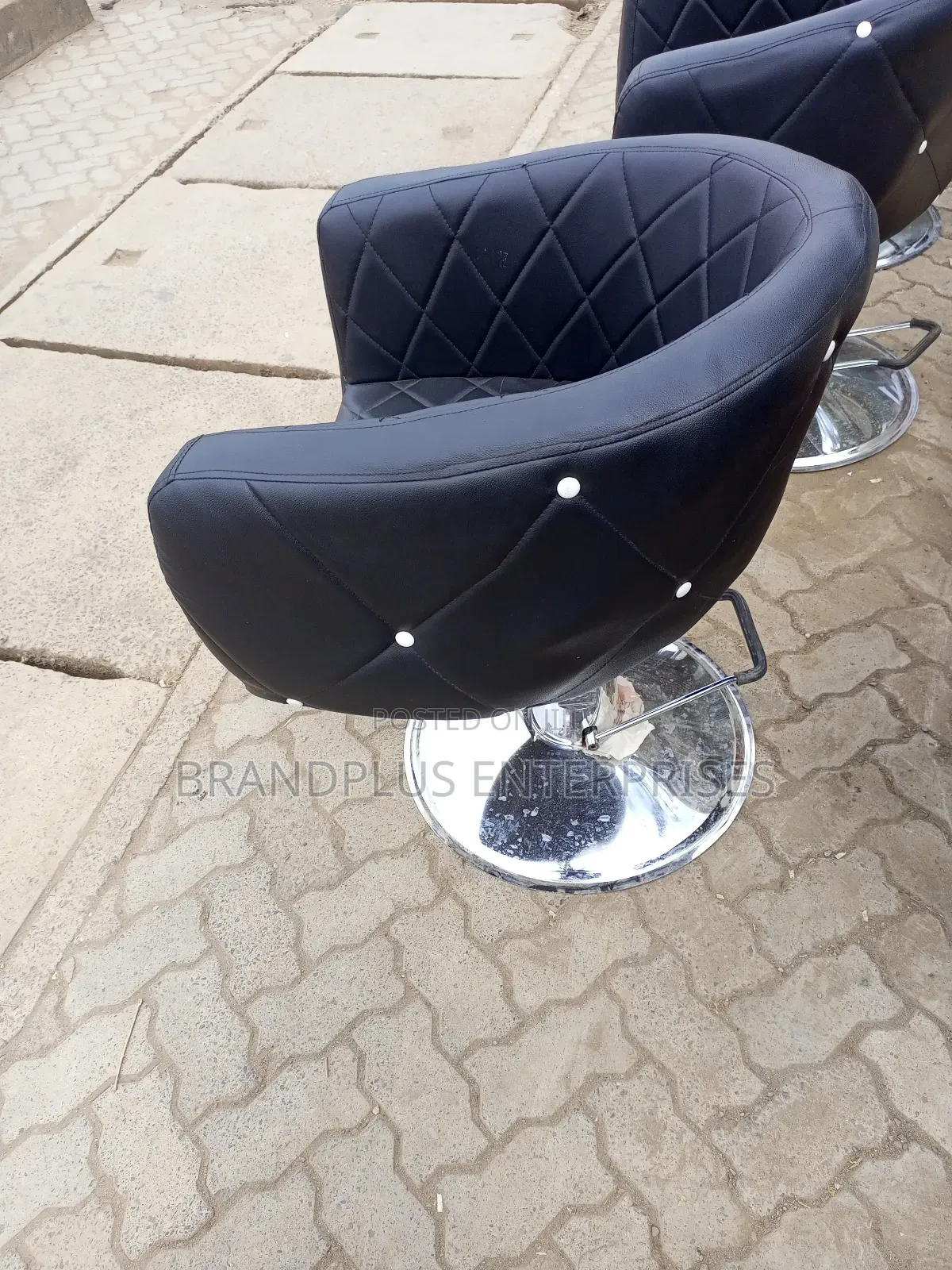 Black Adjustable Styling Chair