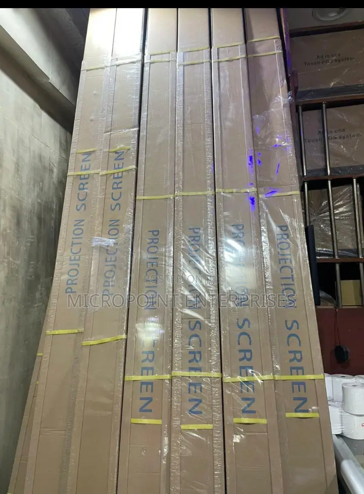 Projector Screen Electric 120"X120"