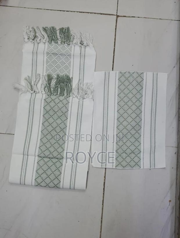Woven Table Runner With Tassels + 6 Mats - thumbnail 3