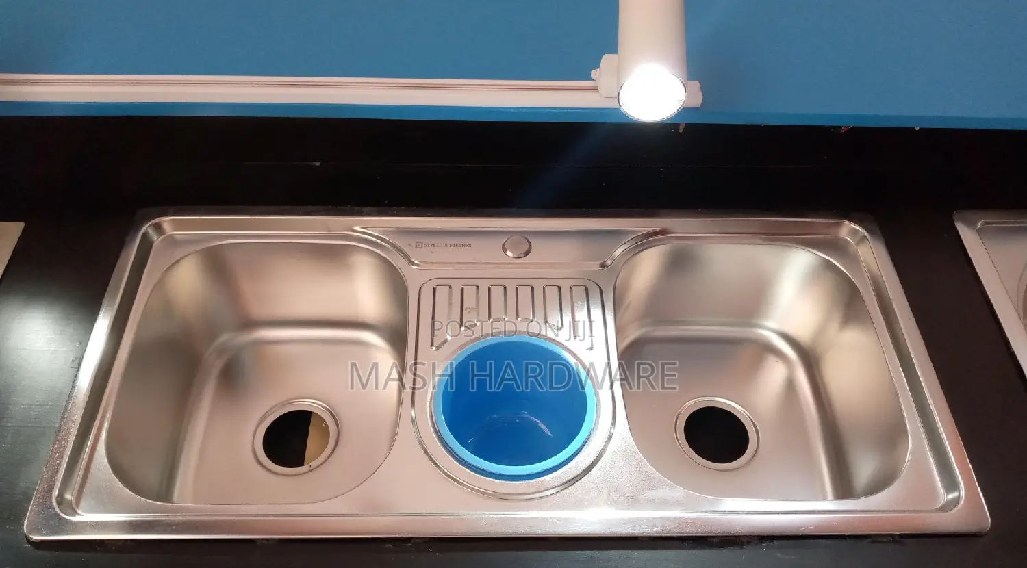 Double Bowl Kitchen Sink (Trash Drain)