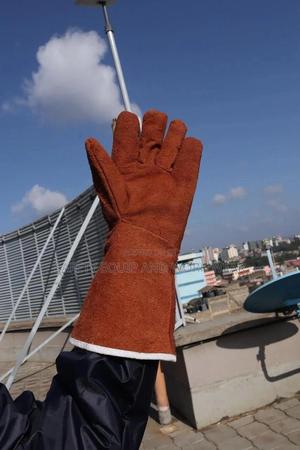 Welding Gloves With A Breathable Lining - thumbnail 2