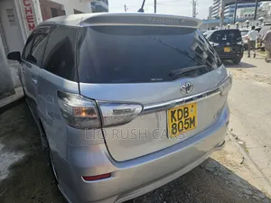 Toyota Wish 2014 Silver
