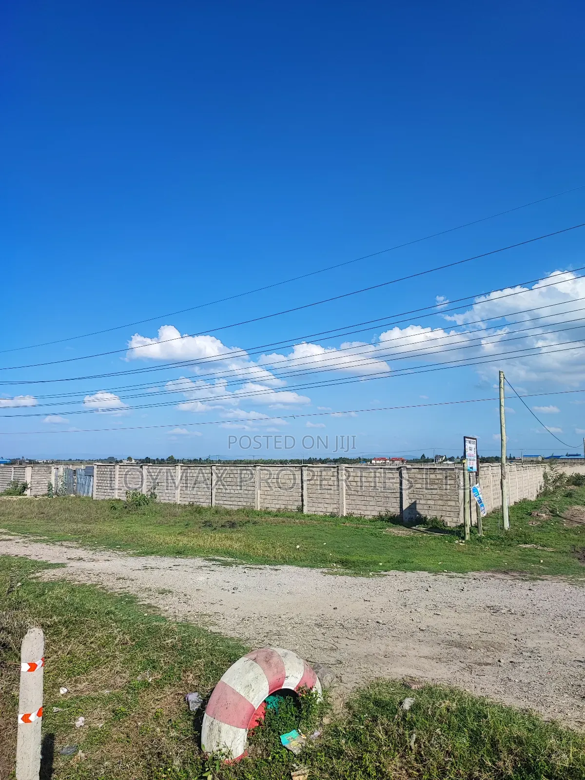 6 Acres on Tarmac Also Touching Kisaju Prayer Centre Road.