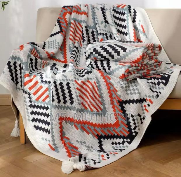 Quality Modern Throw Blanket - Knitted
