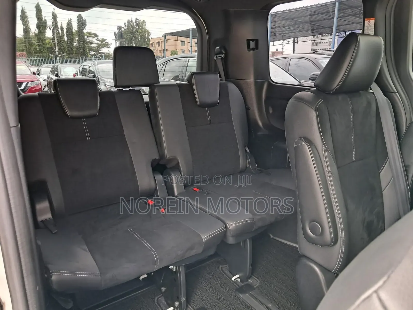 Toyota Esquire 2018 Off white