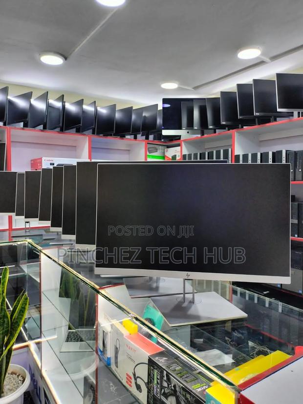 Hp 27 Inches Monitor With Resolution - main view