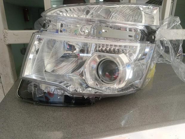 Headlamp Toyota Voxy Xenon Non Projector