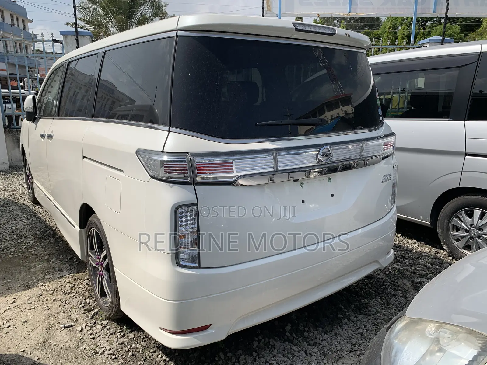 Nissan Elgrand 2017 White
