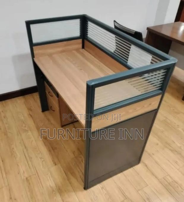 Modern One Way Workstation