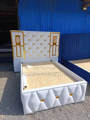 Elegant 4by6 Bed With Lights