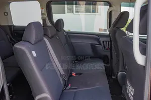 Toyota Noah 2.0 FWD (7 Seater) 2017 Purple
