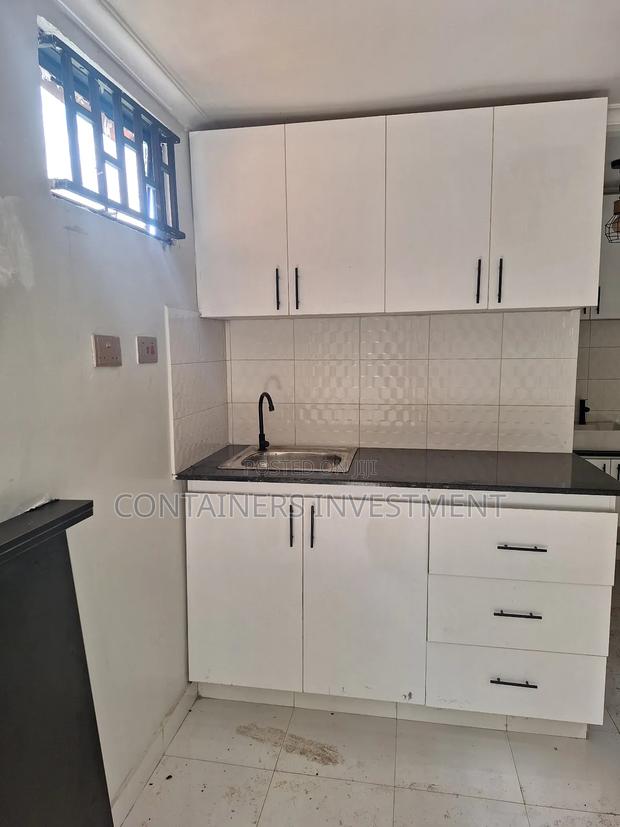 20ft Container Bedsitter- Tiny Living in Shipping Containers - thumbnail 2