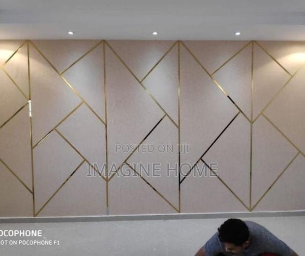 Brown Wallpaper With Shine Shades Line - main view