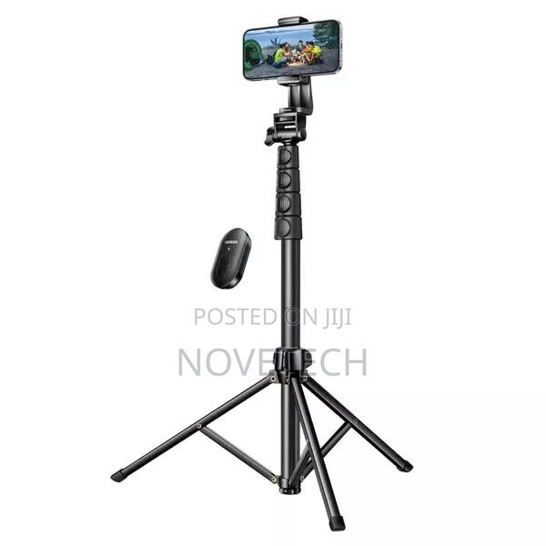 UGREEN Tripod Stand Selfie Stick Bluetooth Remote Filming - main view