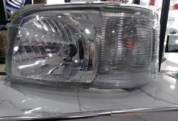 Headlamp Toyota Hiace 7L 2005