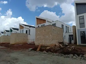 5bdrm Townhouse/Terrace in Kimabu Road Town, Thindigua/Kasarini
