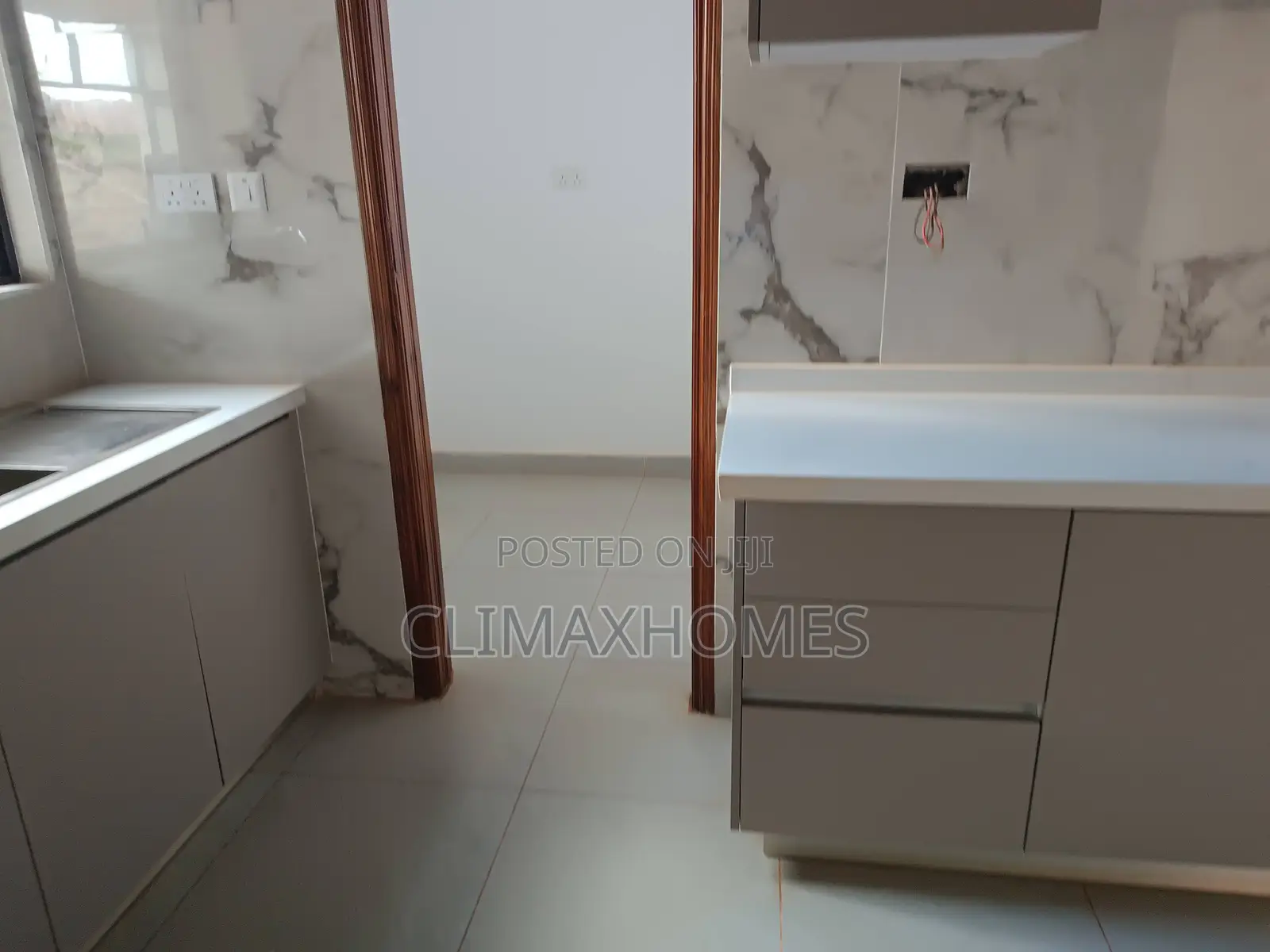 5bdrm Townhouse/Terrace in Kimabu Road Town, Thindigua/Kasarini
