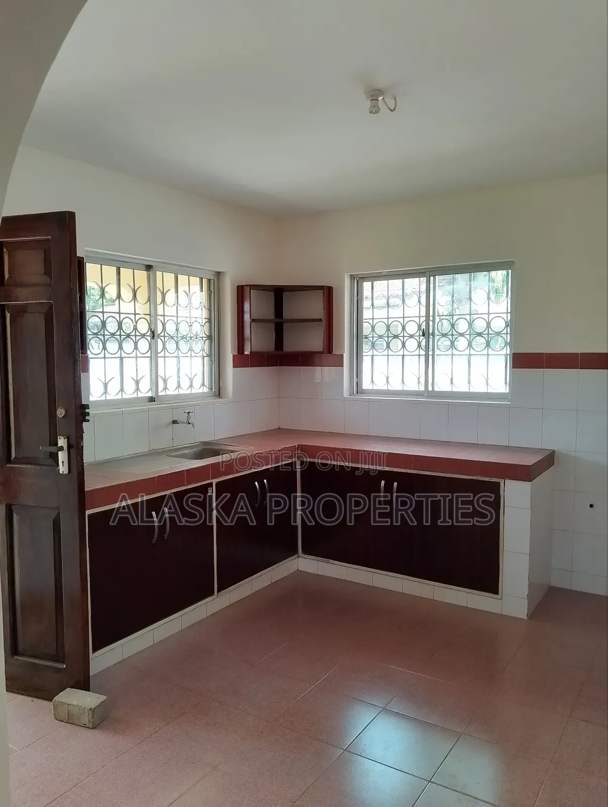 3bdrm Townhouse/Terrace in Beach Road Estate, Nyali for sale
